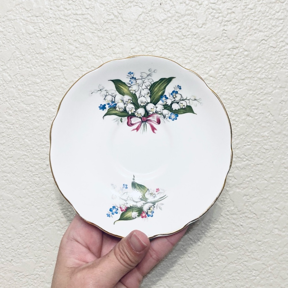 Regency England white green flowers set 2 saucer  plates bone china Cottagecore